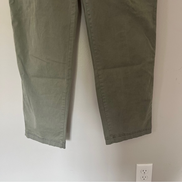 GAP Girlfriend Khaki Green Chinos Pants Relaxed Fit - Picture 5 of 9
